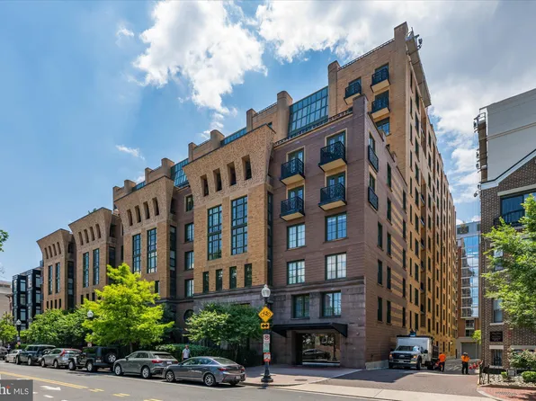 910 M St NW APT 1018, Washington, DC 20001