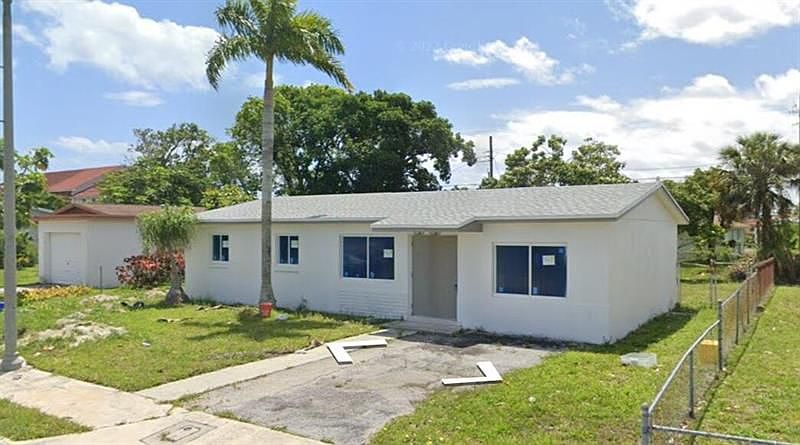 2nd image of 1381 W 31st St