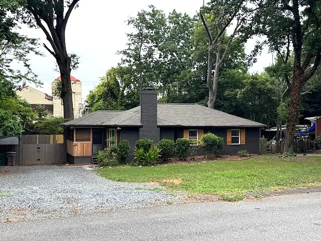 1527 Medford Dr — Photo 14