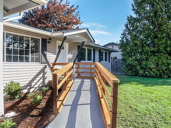3rd image of 4827 223rd St E