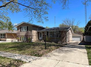 320 Kenyon Dr, Springfield, IL 62704