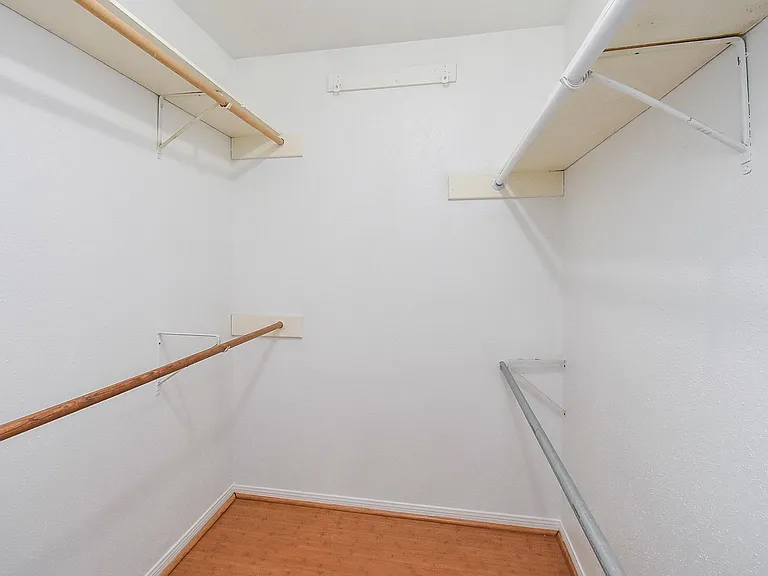 7822 Greenedge Dr — Photo 13