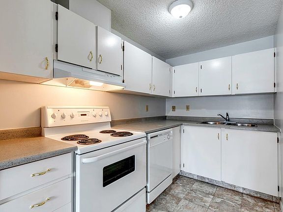2nd image of 110-280 Banister Dr #110