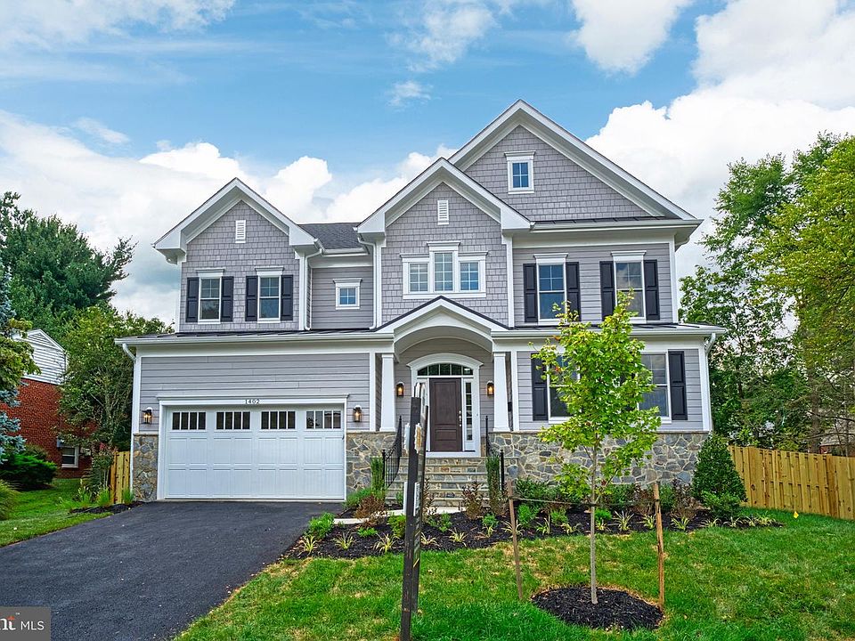 1st image of 906 Frederick St SW