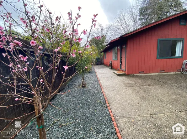 157 Fairview Ln, Sonoma, CA 95476