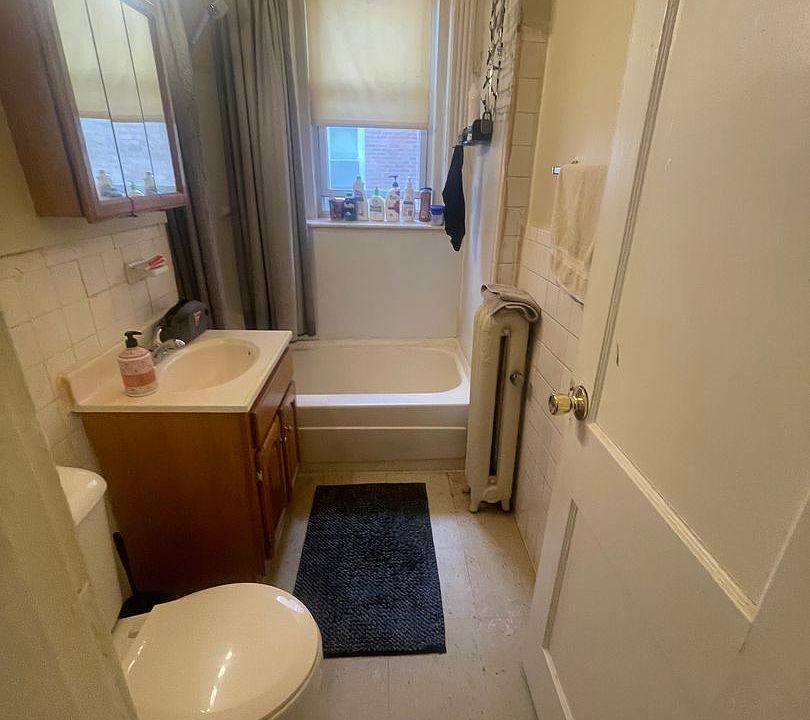 2nd image of 33 Gardner St #8