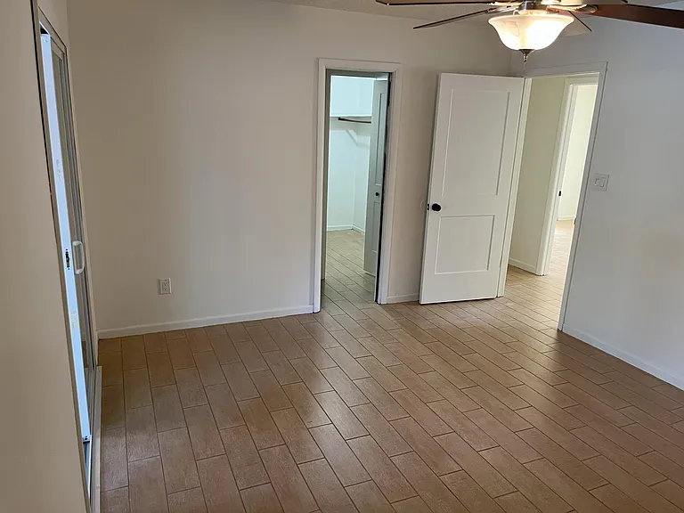 245 W Highland St — Photo 27