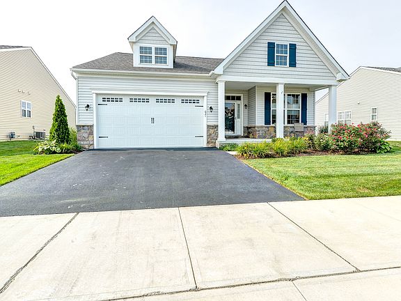 2nd image of 621 Garden Gate Dr