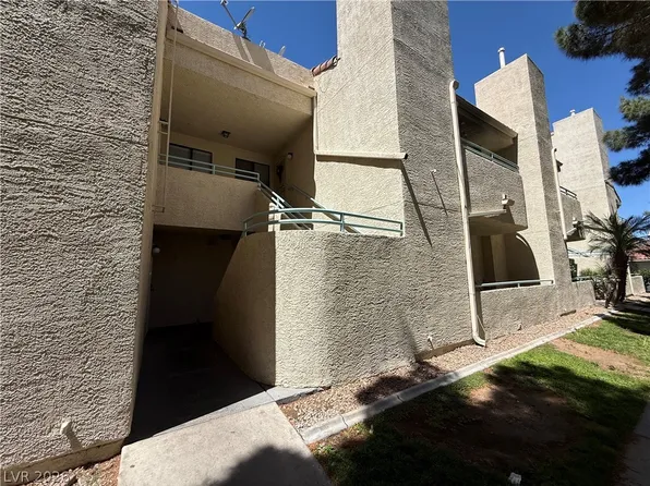 960 N Sloan Ln APT 204, Las Vegas, NV 89110