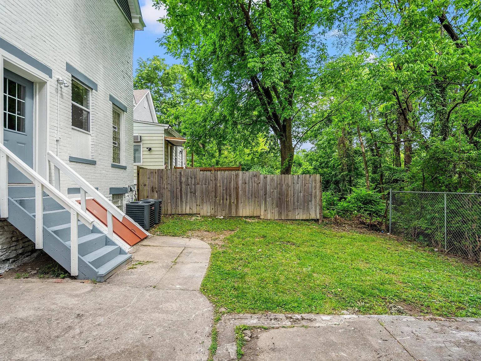 5 bed, 1974 sqft, $3,200 — Photo 4
