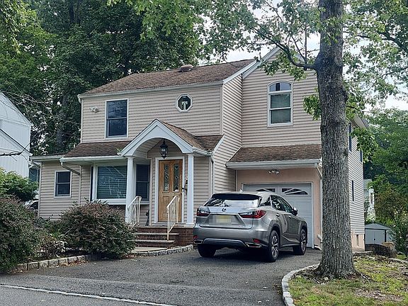 2nd image of 35 Mount Pleasant Pkwy