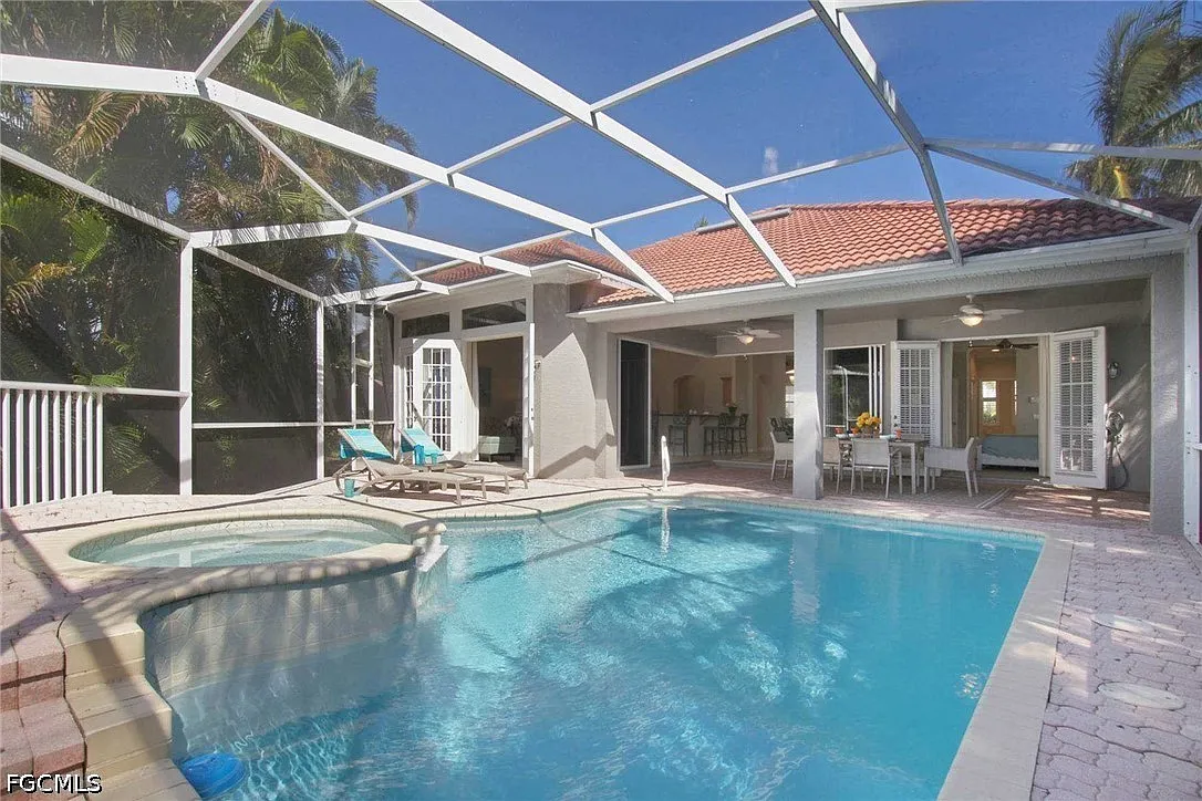 3 bed, 2.0 bath, 2282 sqft, $7,650 — Photo 3