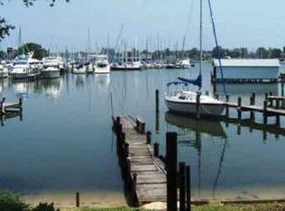 14380 Calvert St, Solomons, MD 20688