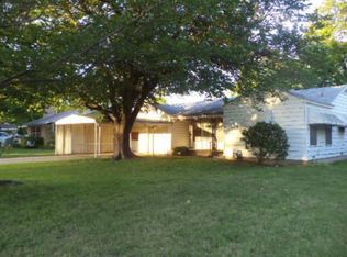 111 Circle Dr, Arlington, TX 76010