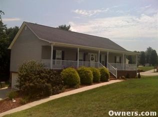 100 Cliffwood Dr, Hudson, NC 28638