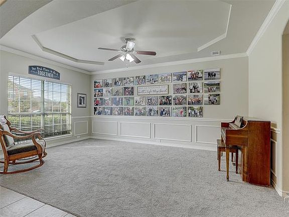 4th image of 302 Palomino Ln