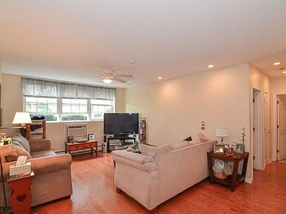 5th image of 1 Tara Dr Unit 1