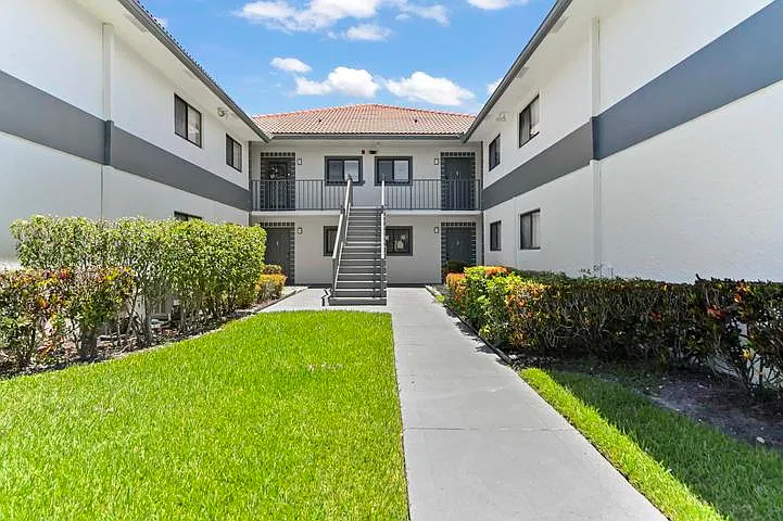 2 bed, 1150 sqft, $2,600 — Photo 2