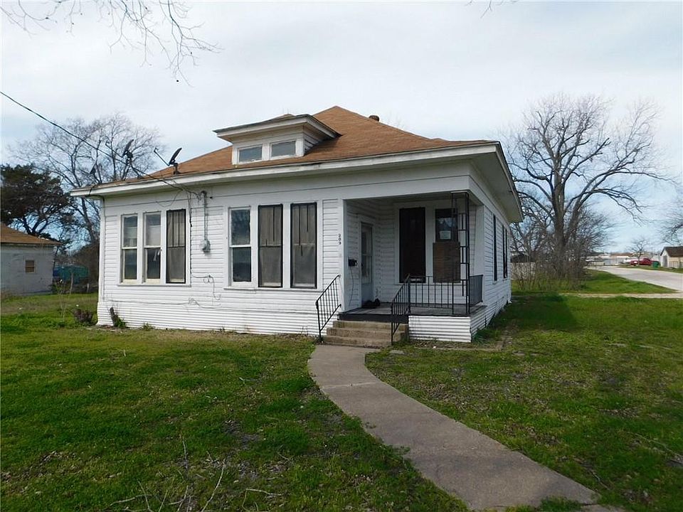 1st image of 309 Ross Ave