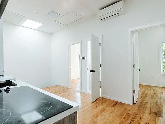 3rd image of 43 Cumberland St #2F