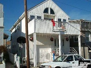 17 Indiana Ave, Long Beach, NY 11561