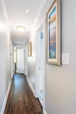 5th image of 1024 E 104th St