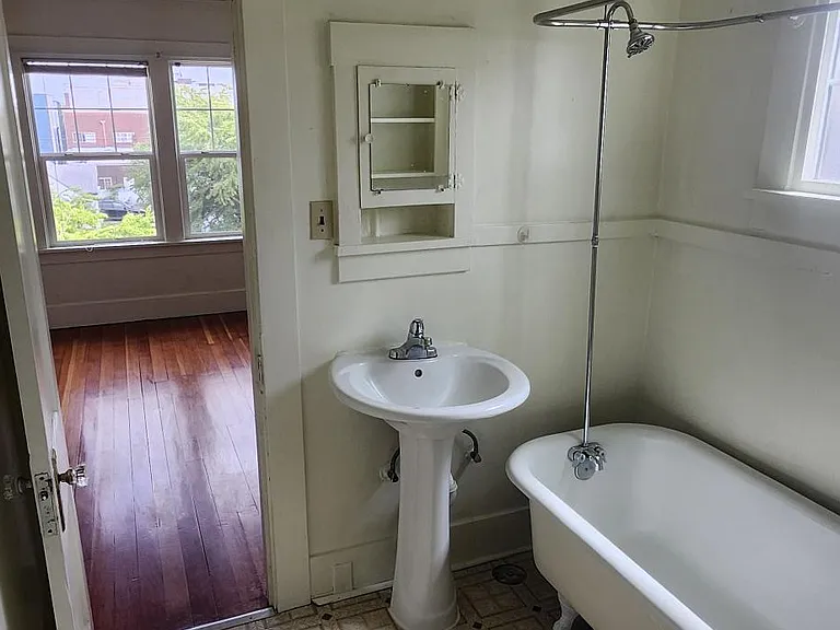 918 S J St #6 — Photo 3