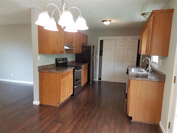 4th image of 125 Bartlett Dr