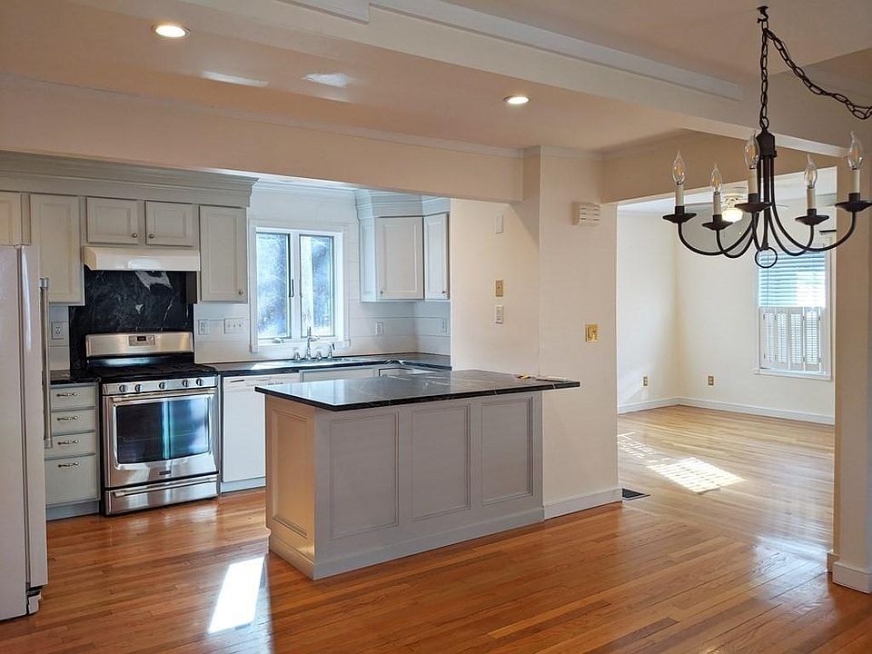 254 Wood St, Hopkinton, MA 01748 Zillow