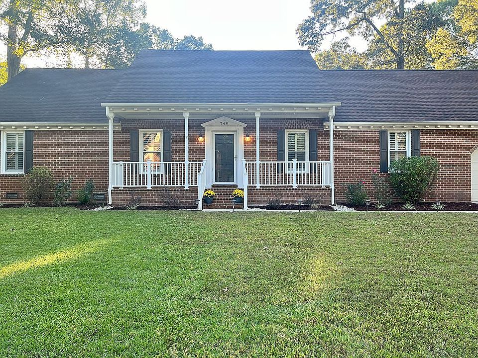 1st image of 749 Montebello Cir