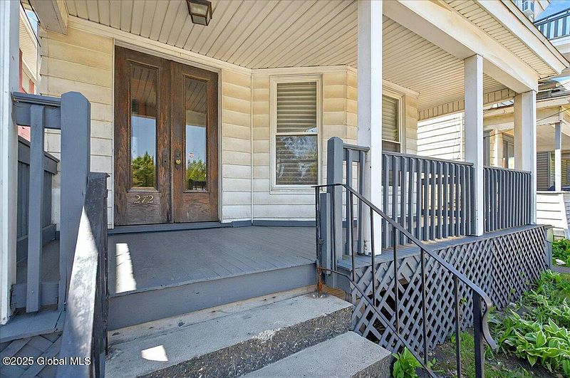 3rd image of 272 Morton Avenue