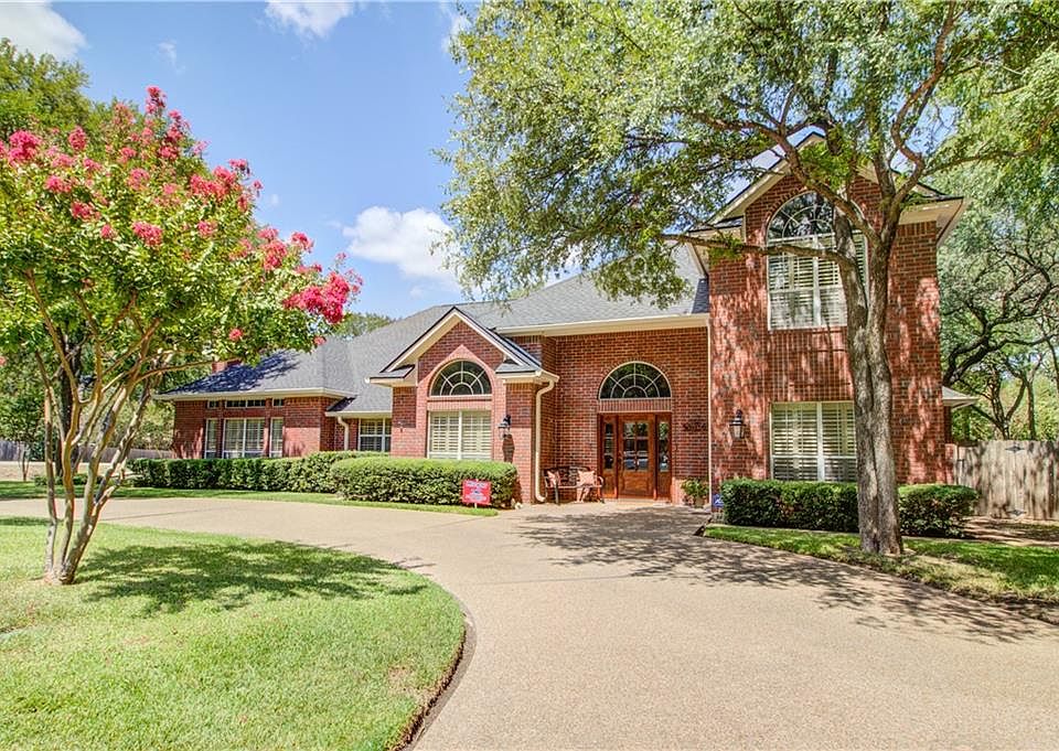 1st image of 9027 Kingswood Pl