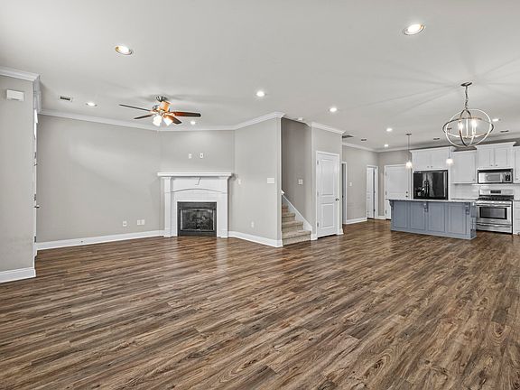 5th image of 221 Prospect Park Cir