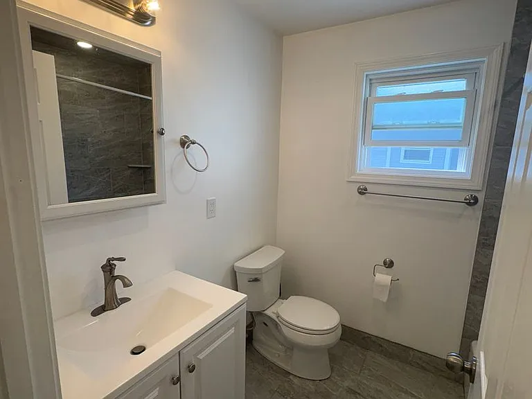 217-219 Washington St #3R — Photo 5