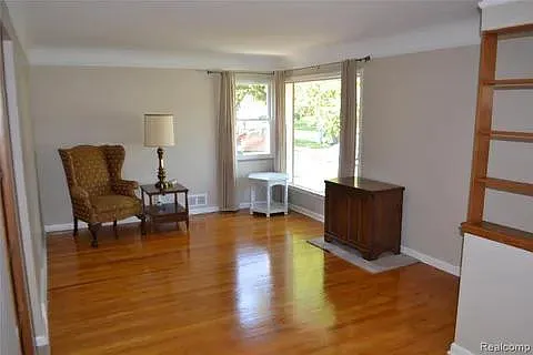 3 bed, 1795 sqft, $1,850 — Photo 2