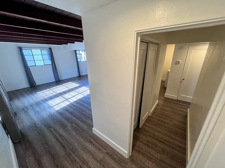 15-33 N Longfellow Ave #19 — Photo 8