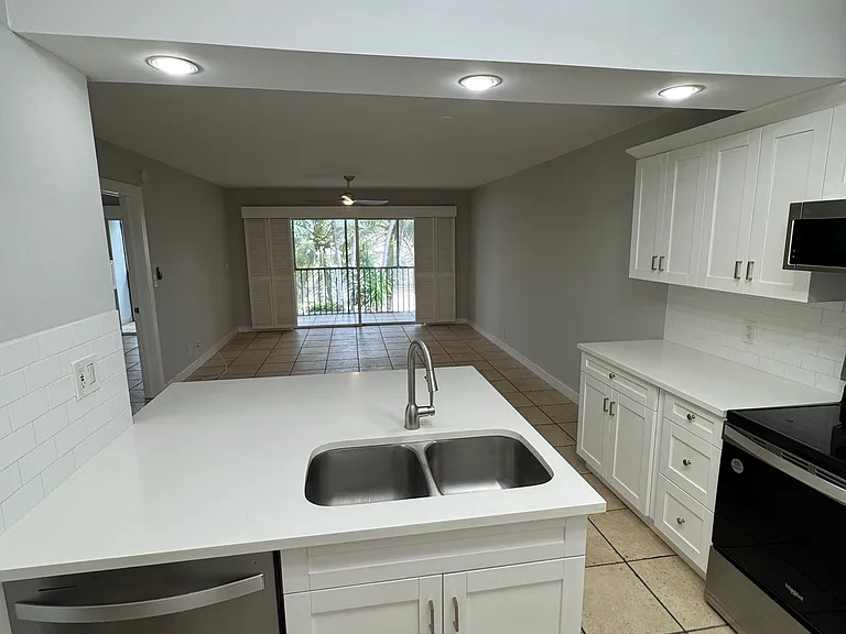 612 NE 20th Ave #3 — Photo 6
