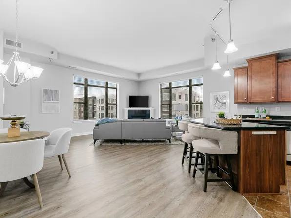 1155 Ford Rd APT 502, Saint Louis Park, MN 55426