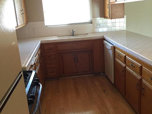 Kitchen with lots of storage space and big pantry
