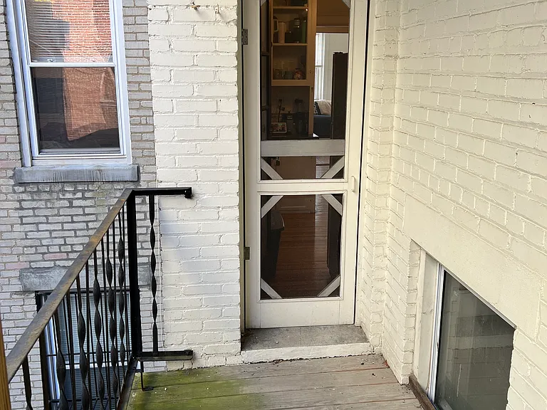 80 Sutherland Rd #4 — Photo 24