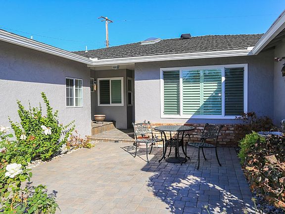 4th image of 2093 Dianne Dr