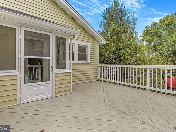 4th image of 1106 Snowden Pl