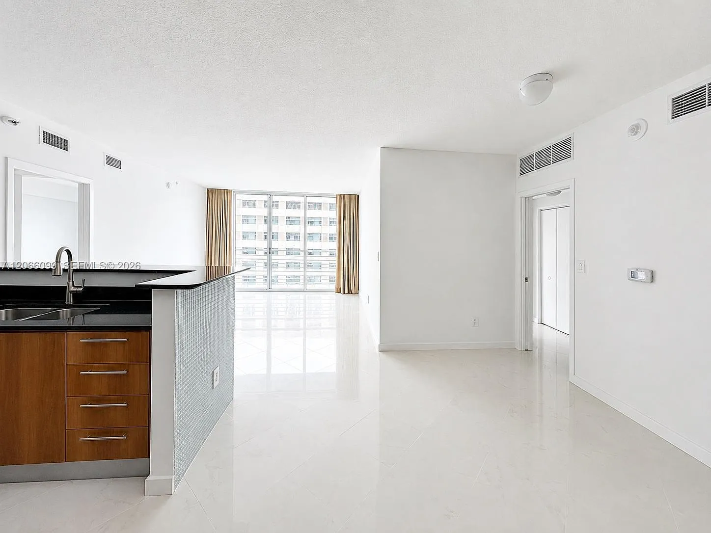 One Miami East — Photo 4
