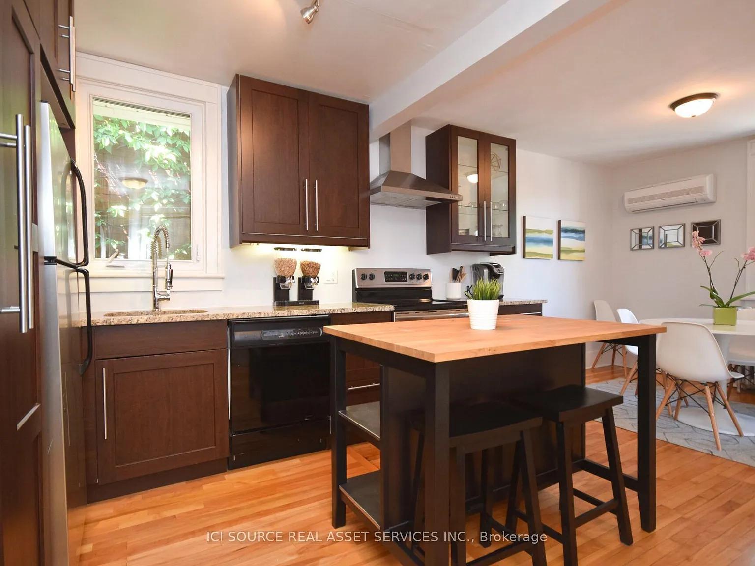 2 bed, $2,816 — Photo 4