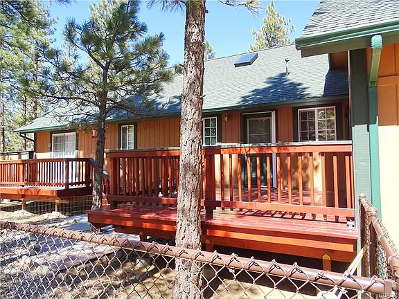 3rd image of 1081 Pine Ln