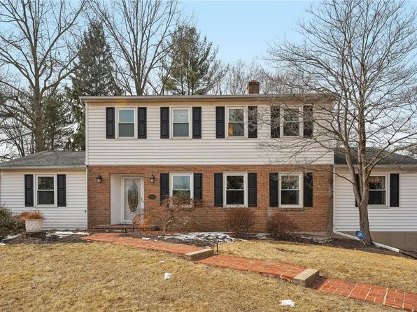 5521 Mountain Dr, Coopersburg, PA 18036