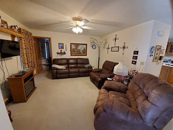 4th image of 905 Cypress Dr