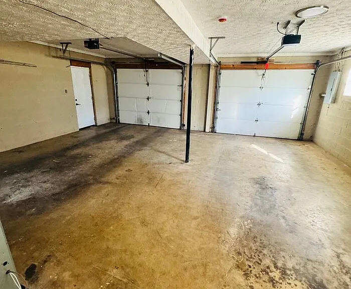 1221 Overton Ln — Photo 15