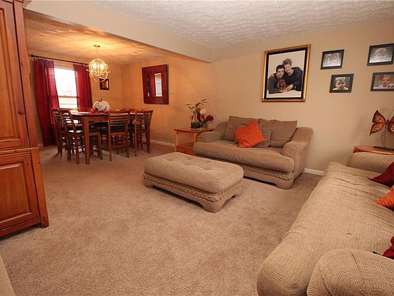 3rd image of 436 Crosby Ln