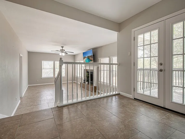 610 Butterfly Rdg — Photo 19